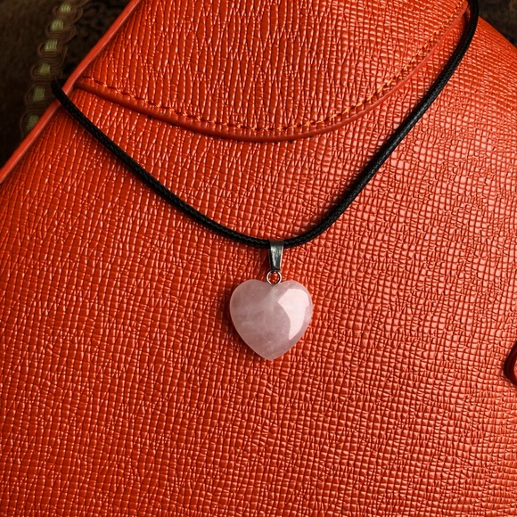 Jewelry - Natural Stone Heart Pendant Necklace